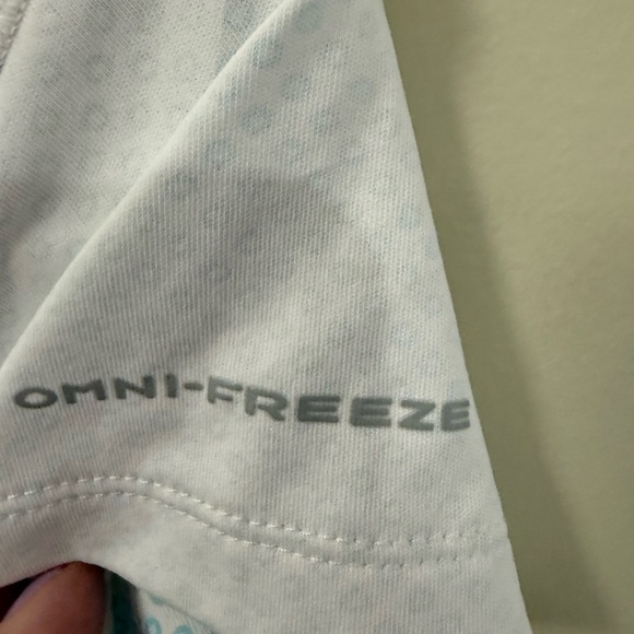 Columbia Women's White V-Neck Top - Picture 5 of 5